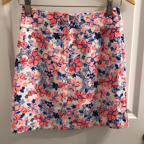 New Lilly Pulitzer Skort - Picture 4 of 9